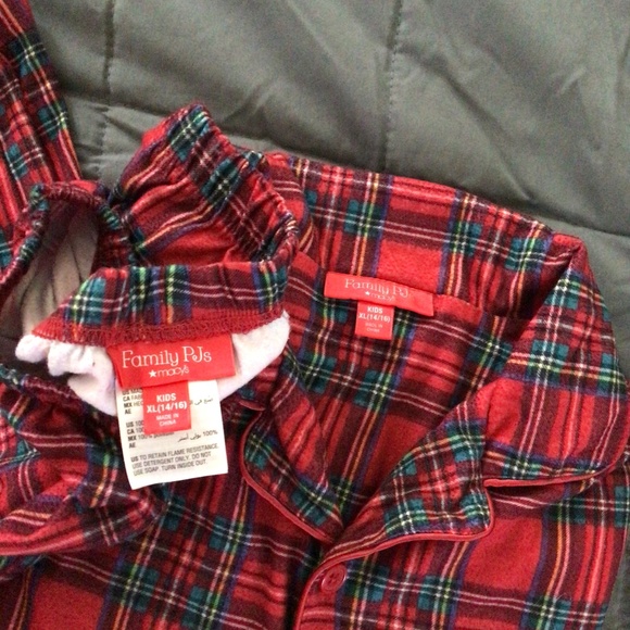 Christmas Pajamas Set - Teenager Size - Picture 3 of 6